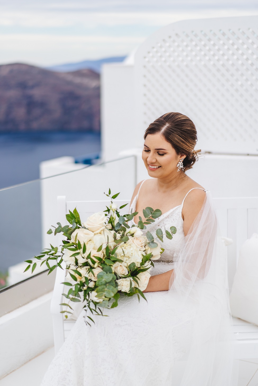 bouquets-elopement-wedding-in-santorini-greece